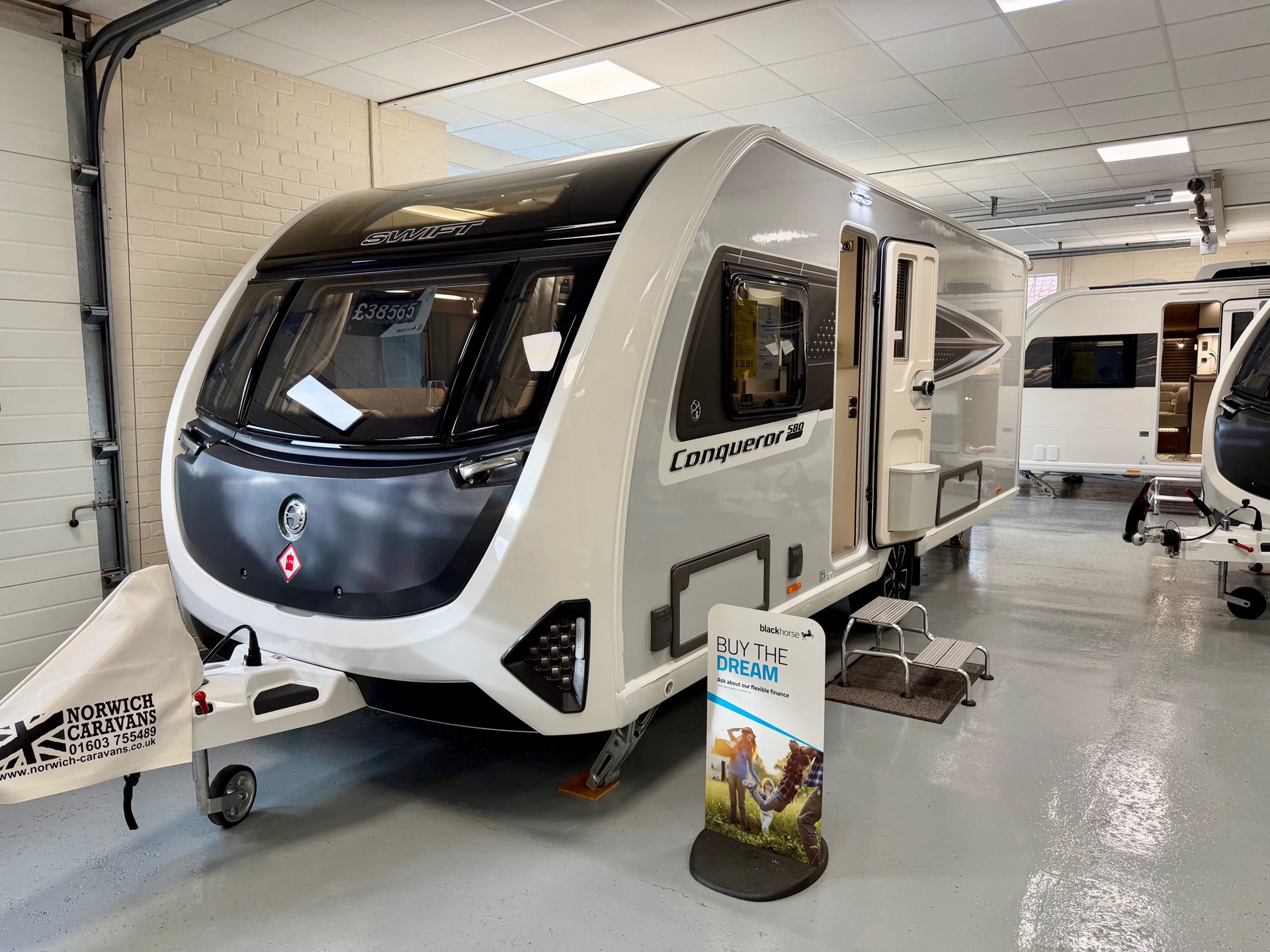 Swift Conqueror Grande 580